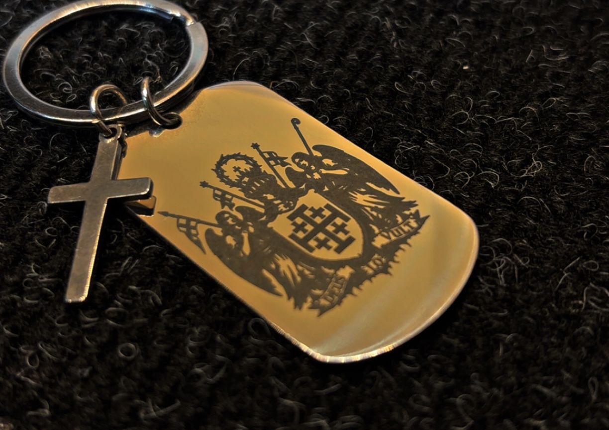 Engraved dog tag keychain with crest